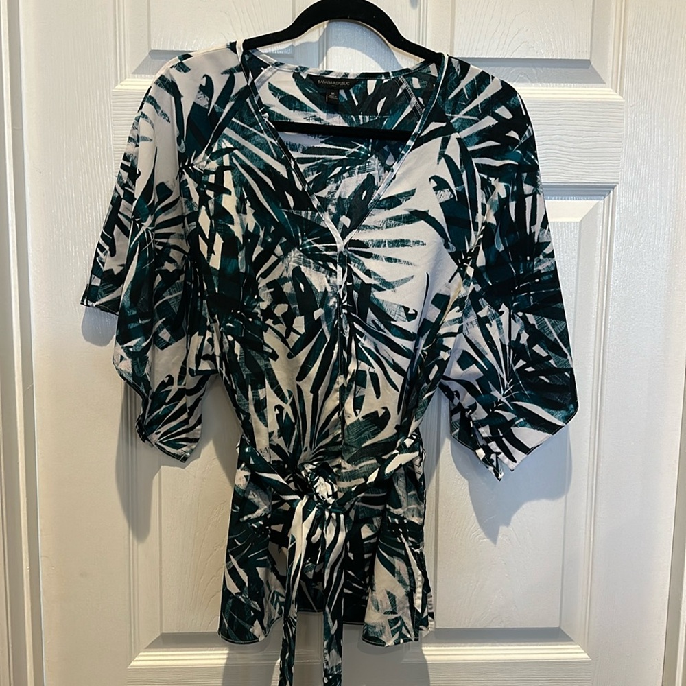 Women's Banana Republic Top - Size M